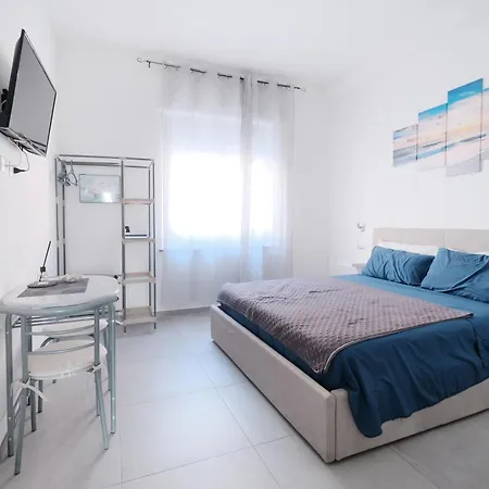 Bed & Breakfast A Due Passi Dal Centro 3*