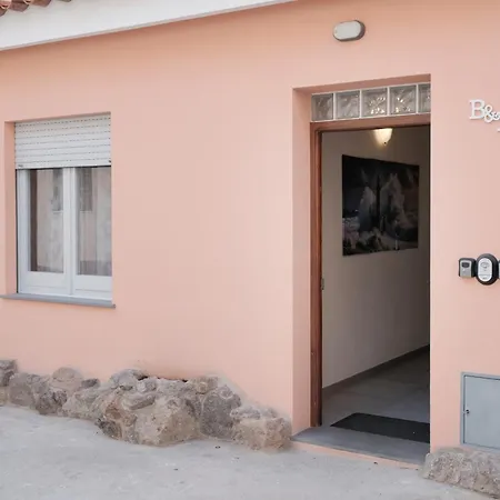 A Due Passi Dal Centro Bed & Breakfast Castelsardo